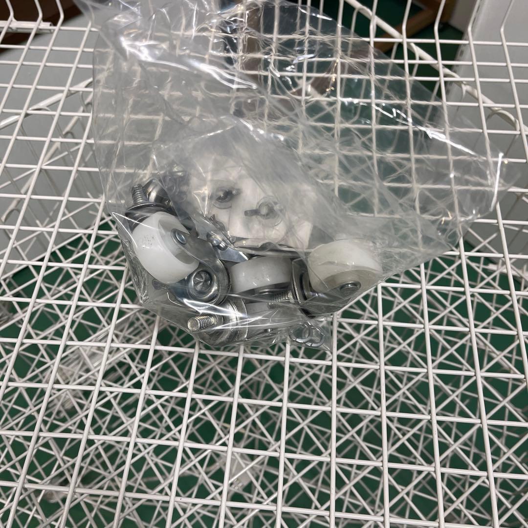 超美品！　バスケットワゴン　ホワイト　60cm 店舗用　4台セット