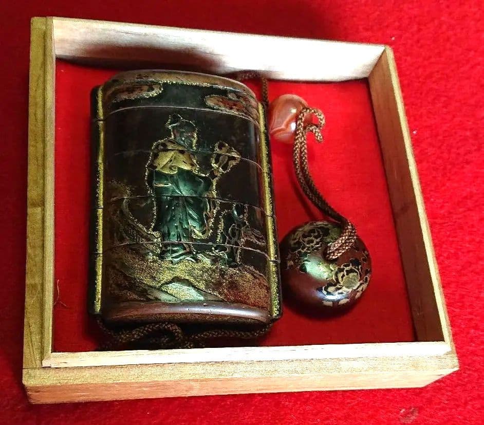 金蒔絵の印籠