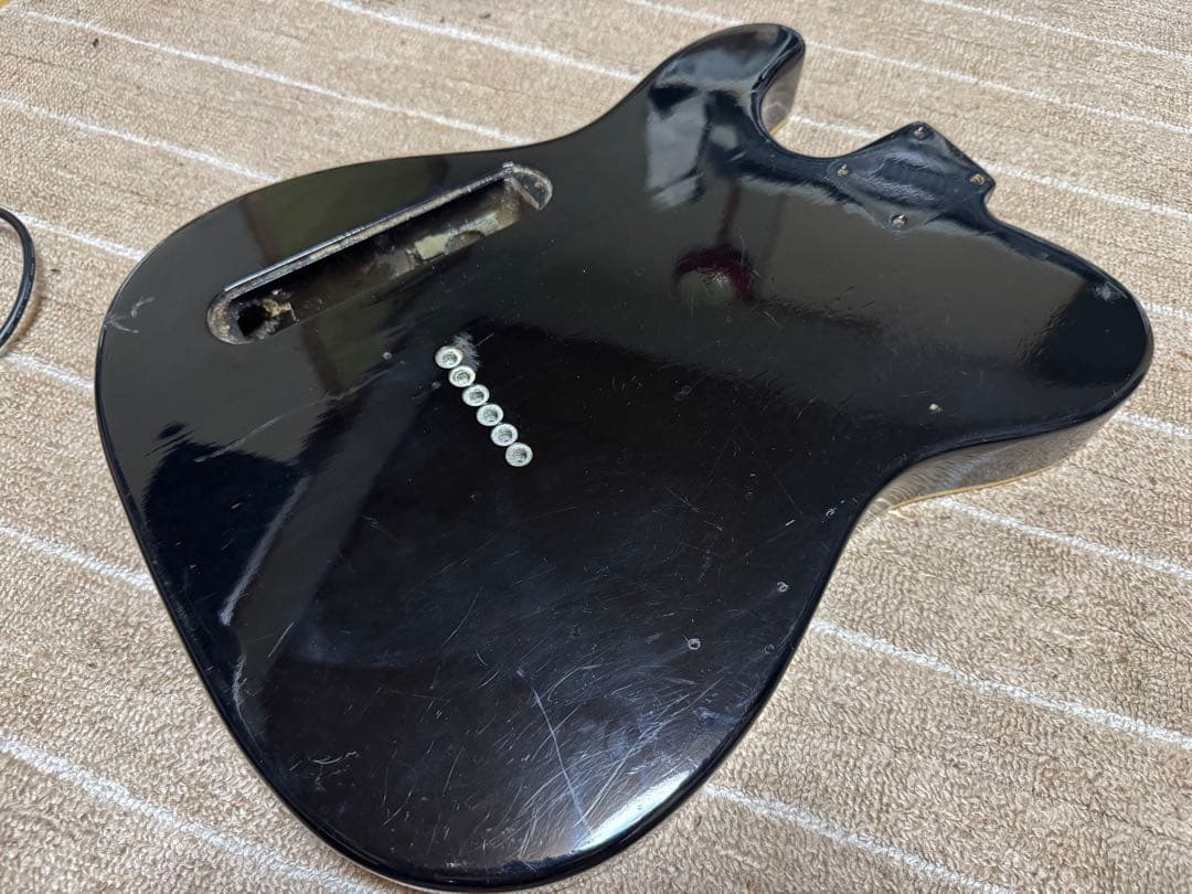 TEJ70か75のボディーのみ　フェルナンデス　幾何学模様ライン入り