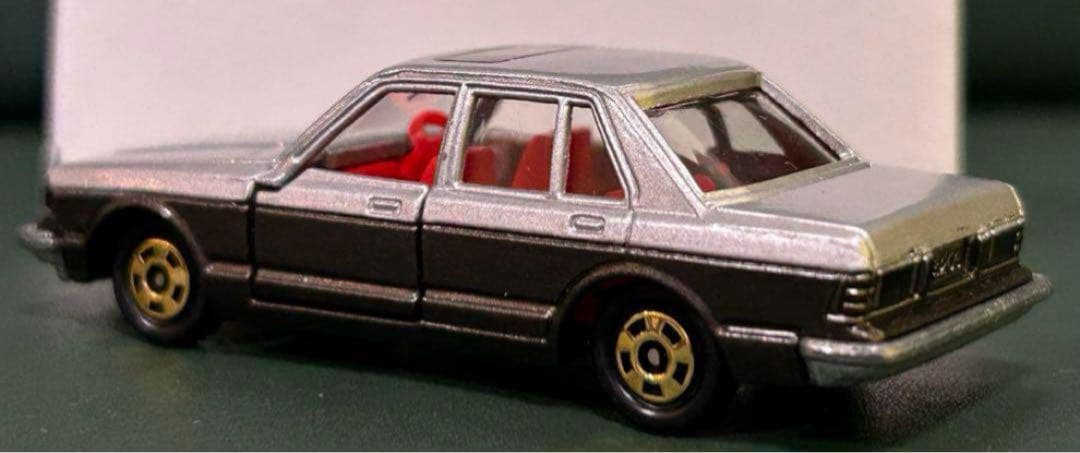 トミカ ニッサン ブルーバード1800ターボSSS-XG スーパーギフト