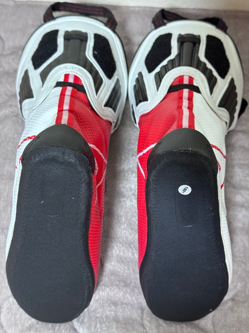 未使用　ATOMIC インナーブーツ　23.5