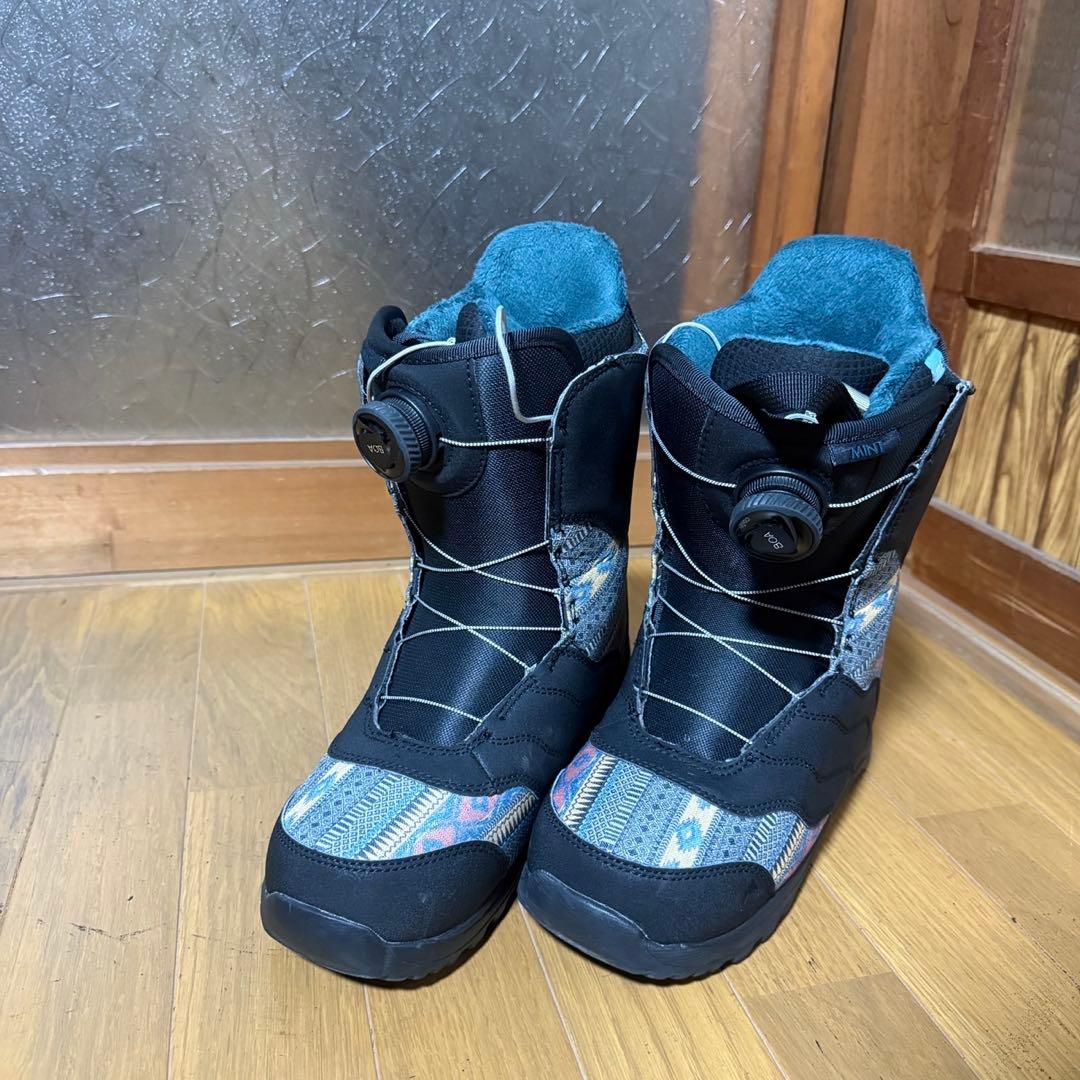 ✨ほぼ未使用✨　BURTON　MINT スノーボードブーツ　レディース　24cm