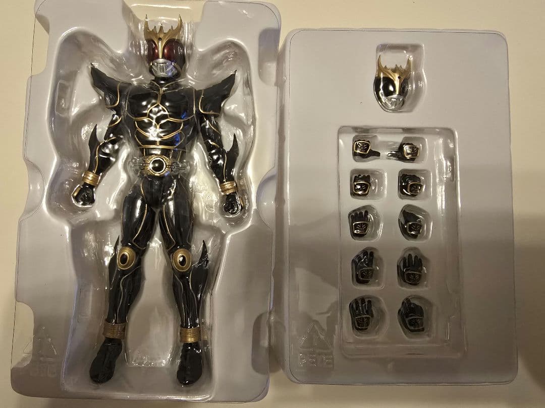 S H.Figuarts 仮面ライダークウガ アルティメットフォーム 真骨彫製法