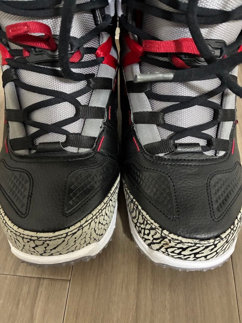 NIKE エア怪獣