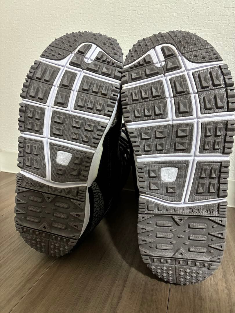 NIKE エア怪獣