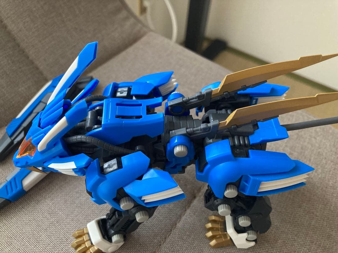 ZA ブレードライガーAB 「ZOIDS」 1/100 アクションフィギュア