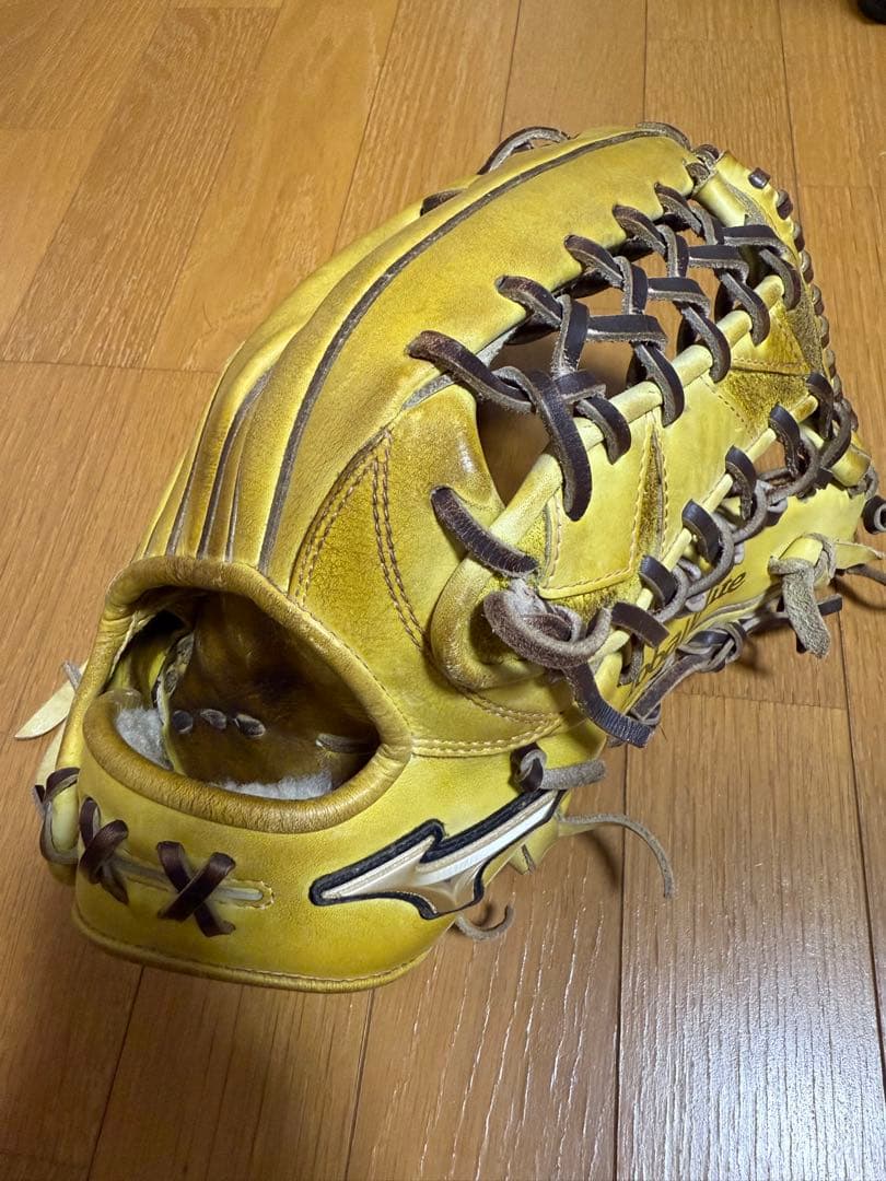 Mizuno Global Elite 軟式グローブ イエロー 収納袋付き