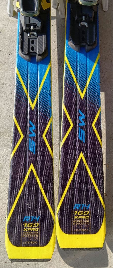 【値上げ！】サラモンSalomon X-Pro 169Cm スキー&ストック付き