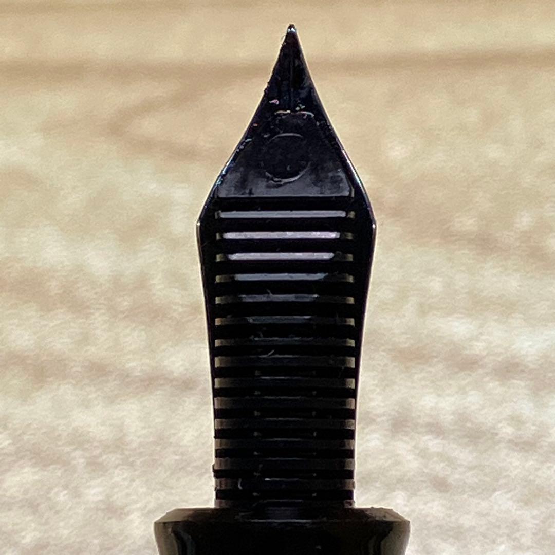 d*3様 Pelikan ブラック 万年筆