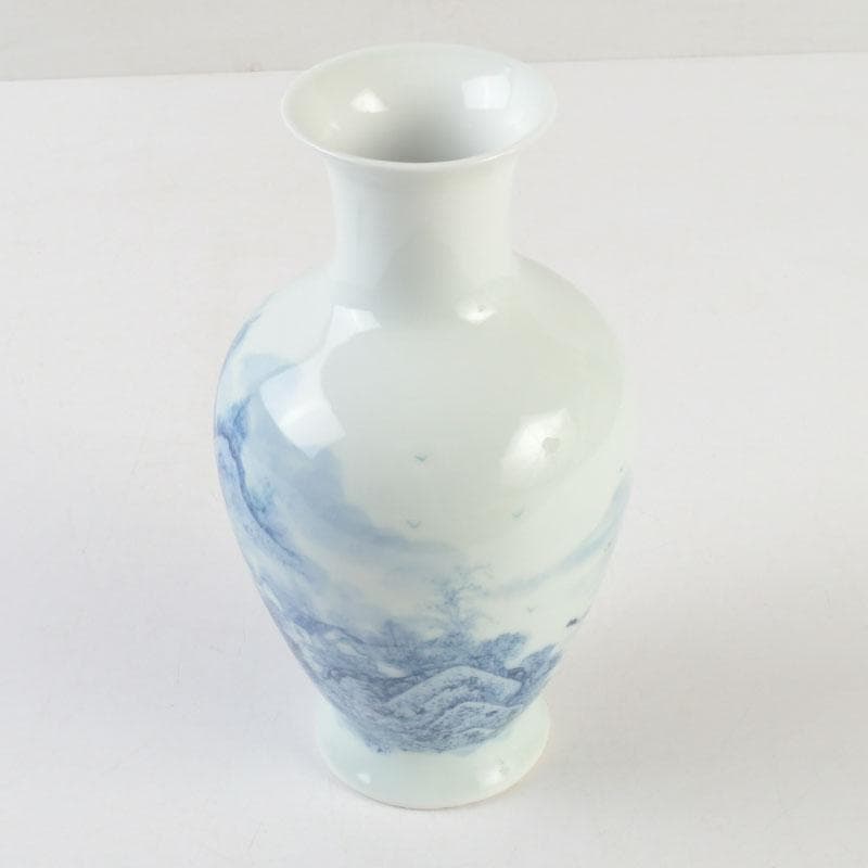 中国　景徳鎮製　青花　山水楼閣文瓶　花瓶　在銘　V　9576