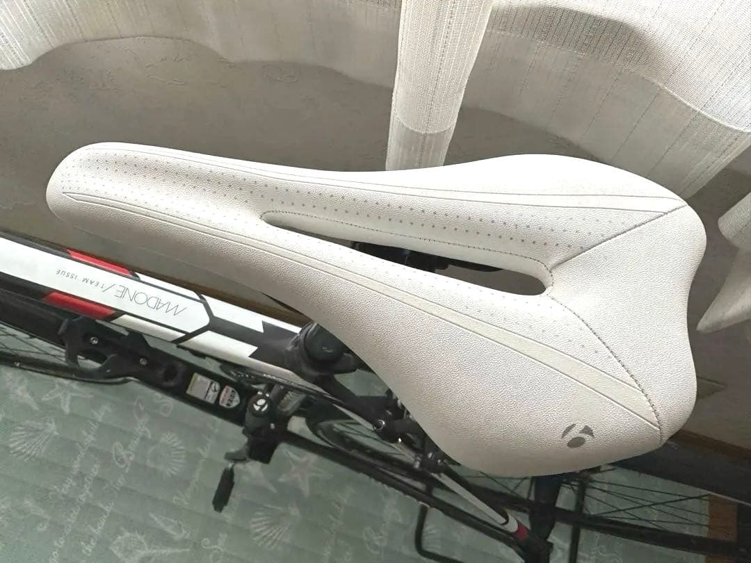 【直接お渡し】TREK MADONE 2.1