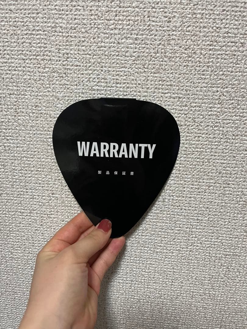 Squier ストラトキャスター ホワイト ケース、カポ、ストラップ、ピック付き