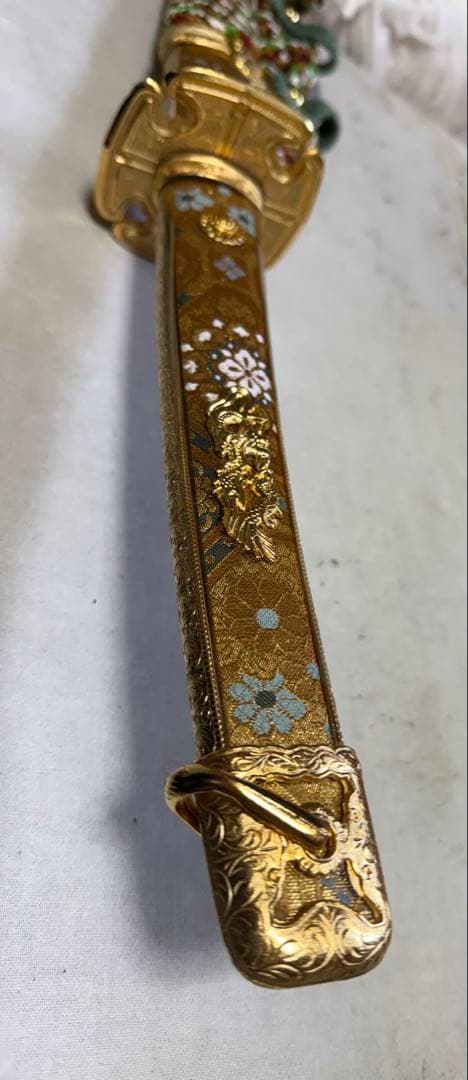 超稀少逸品 模造刀 飾太刀拵風 錦布包 鍍金の長覆輪（金覆輪）黄金造太刀 実物大