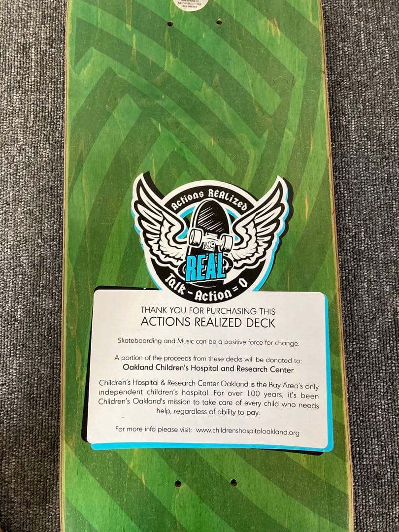 【ポ◯ト】greenday スケボーデッキ　real コラボ