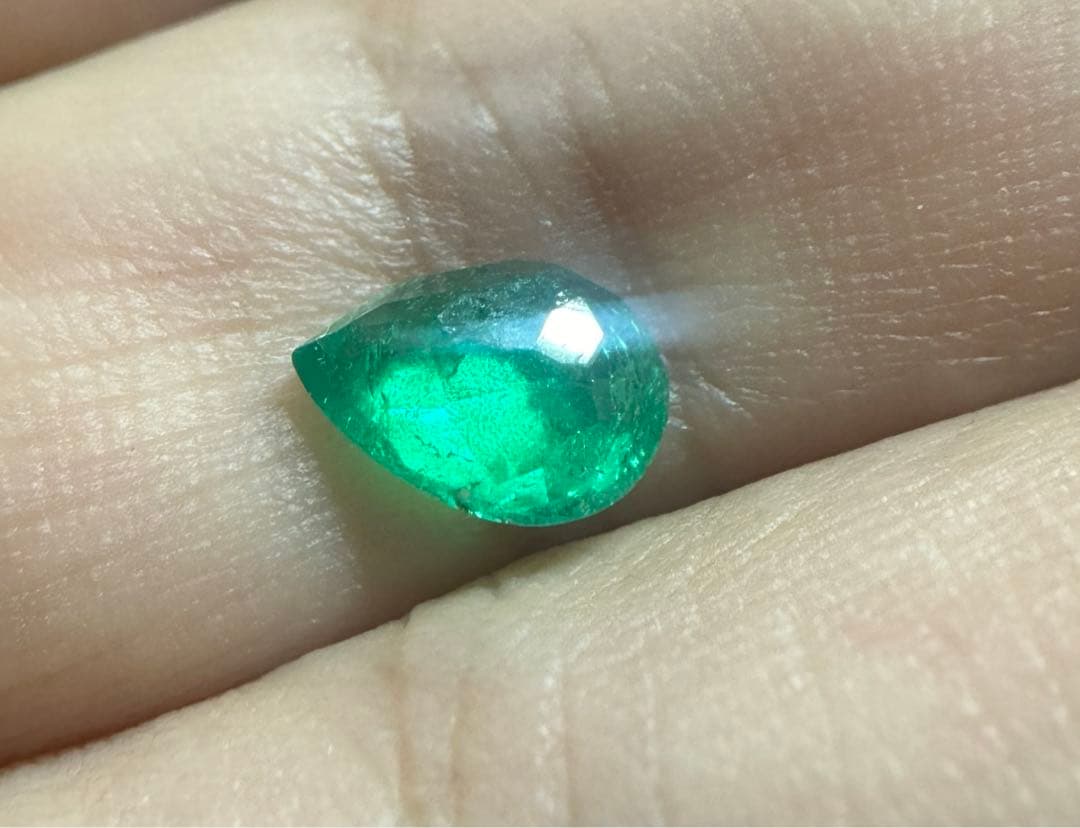 天然エメラルド　0.971ct
