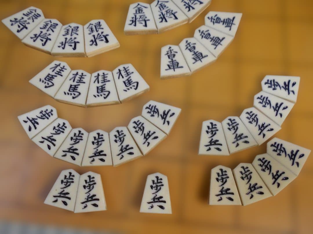 再度整備済：将棋盤脚付き5寸／本榧／板目／盤カバー／盤覆い布／ヒバ駒台／オマケ