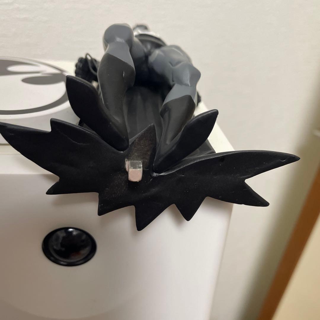 ＤＣバットマン ブラック＆ホワイト フィギュア マイク・ミニョーラ スタチュー
