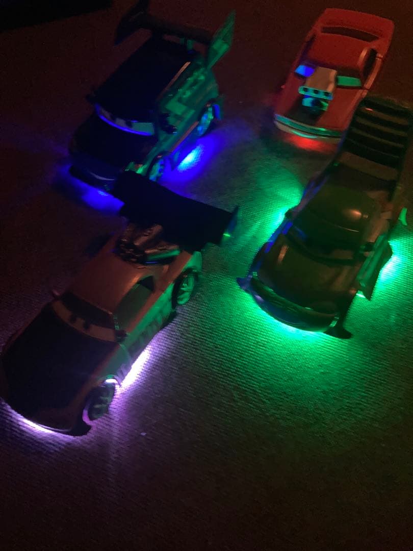 m*a様 カーズ　ミニカー　暴走族　ライト　ディズニーストア