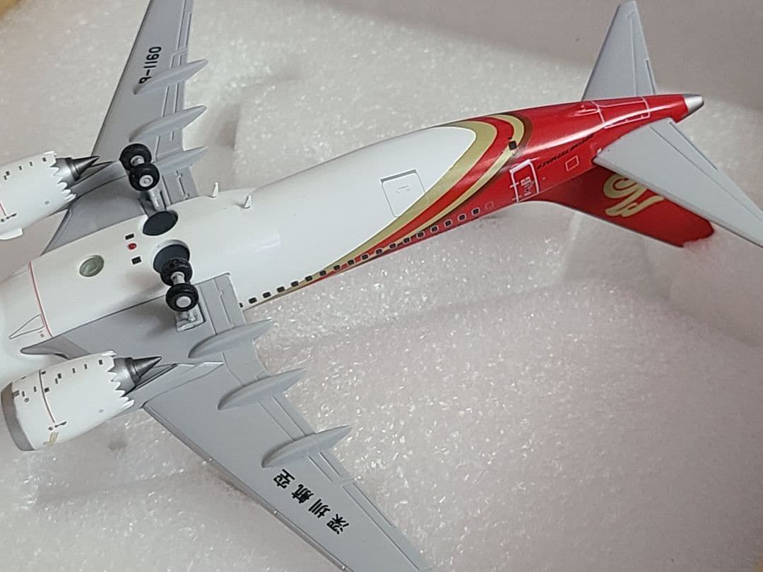 航空機・ヘリコプター Boeing 737 MAX 8 Shenzhen Airlines 1/200