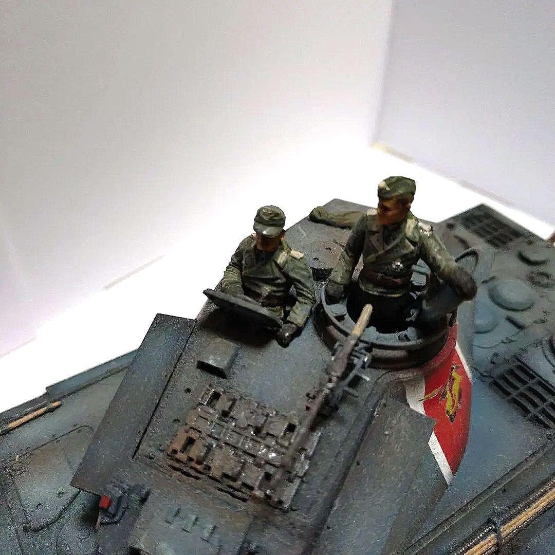 1/35　戦車プラモデル ドイツキングタイガー（強化装甲板）