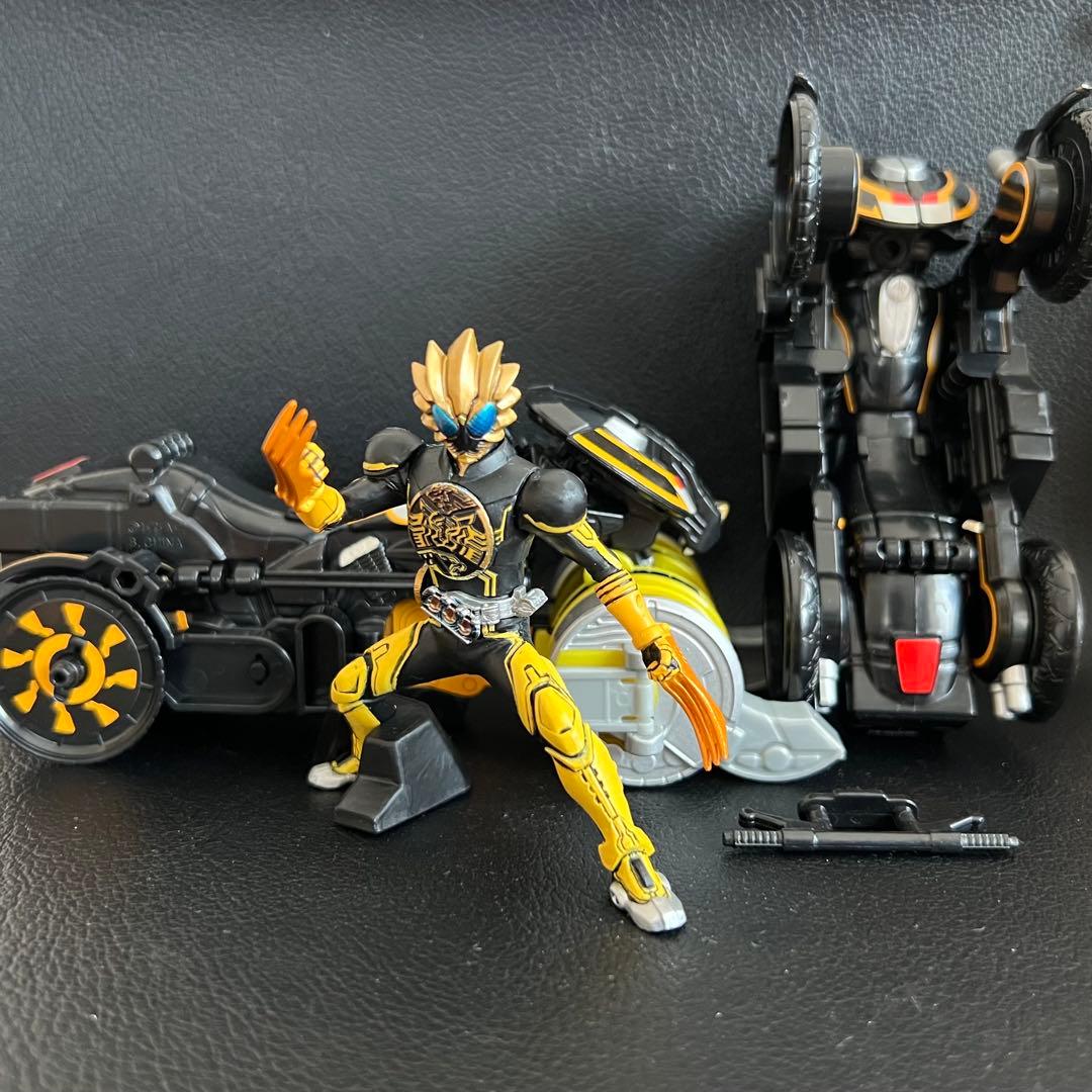 ■ 食玩 仮面ライダーオーズ ラトラーターコンボ ライドベンダー カンドロイド