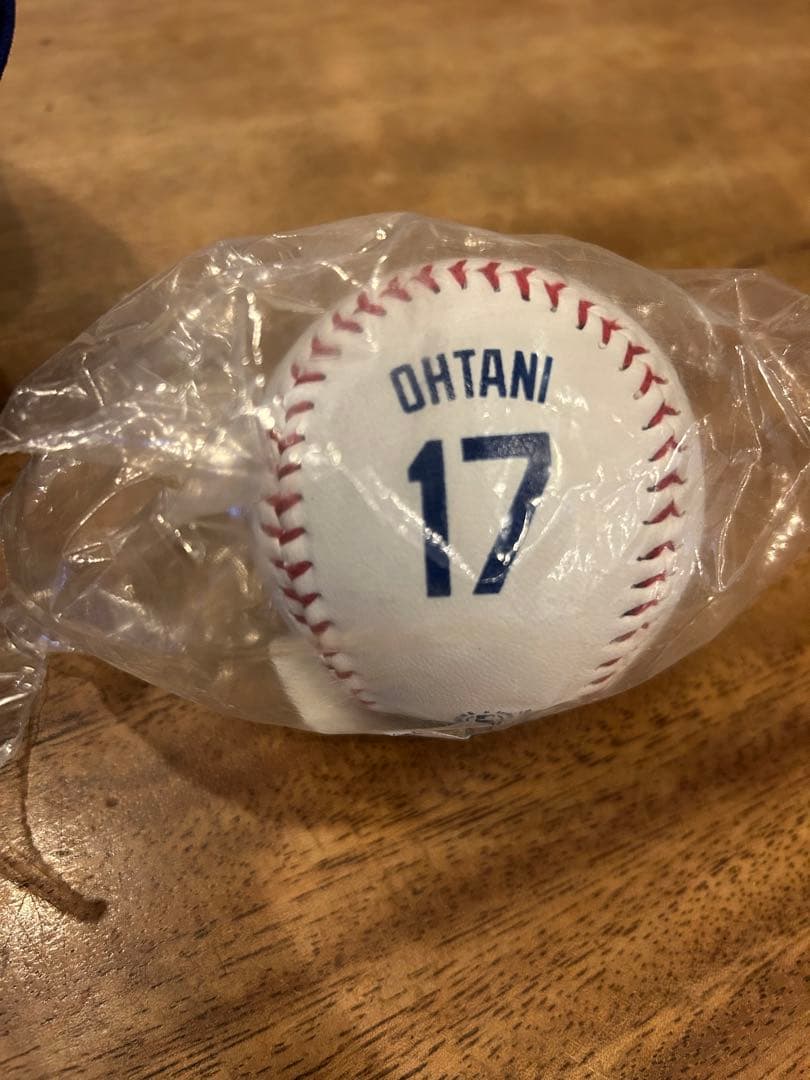 【FAN FAVORITE】キャップ　ドジャース　サイズフリー　ボール付き