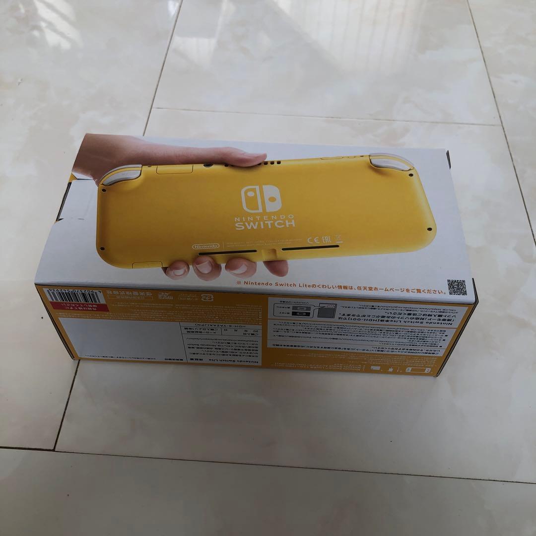 Nintendo Switch ライト　本体　イエロー