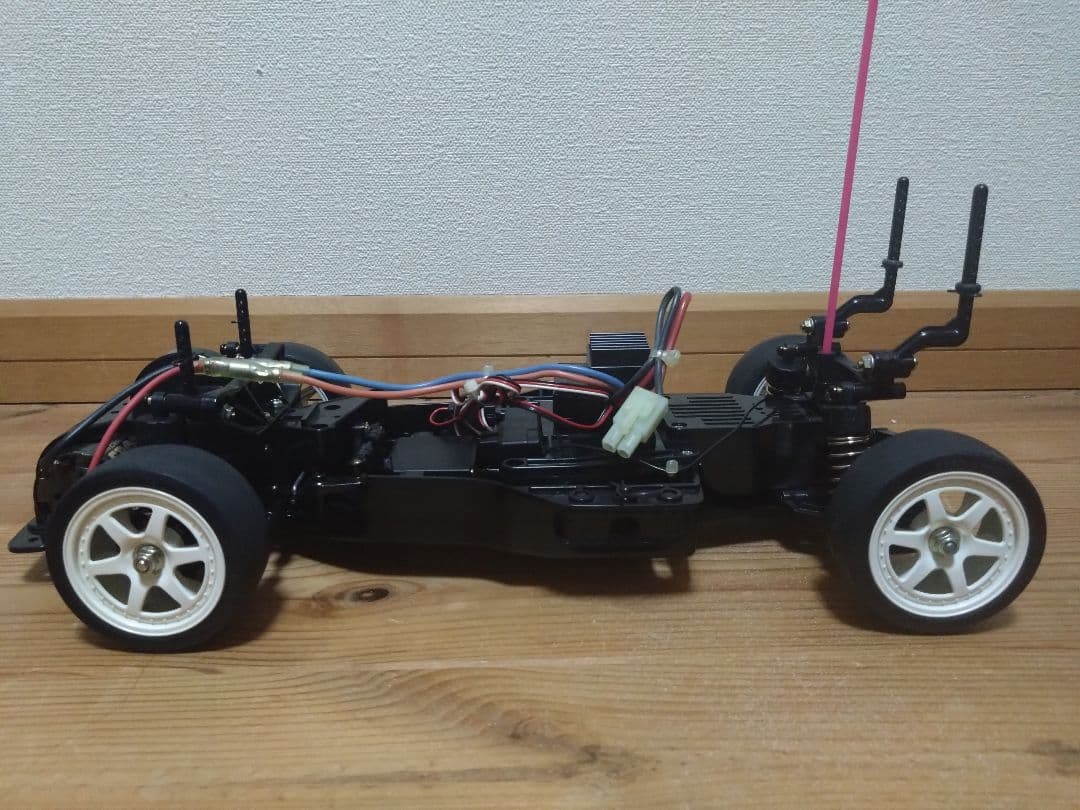 希少!　美品!　タミヤ　FF01　シャーシ　　メカ付　ラジコン