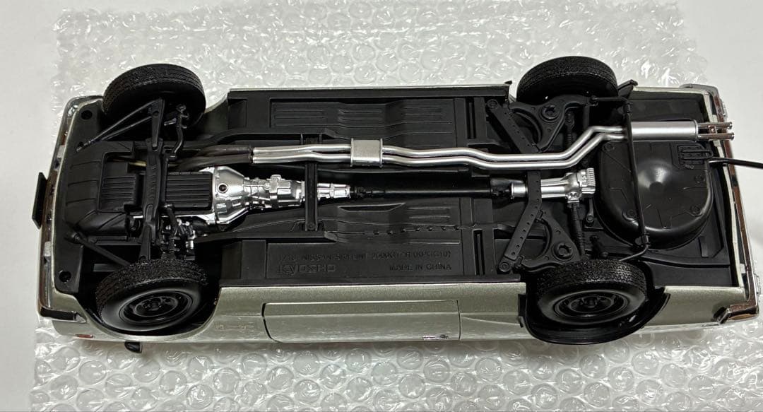 現状品　京商　1/18 スカイライン 2000GT-R KPGC10 ライト点灯