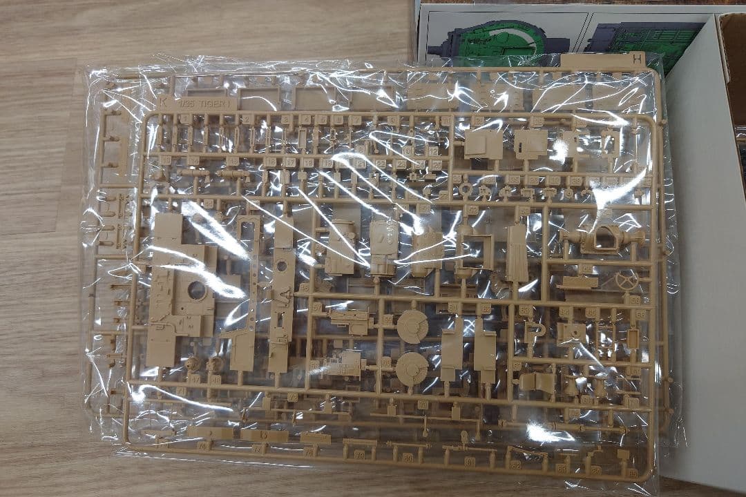 Tiger I 1/35スケール プラモデル