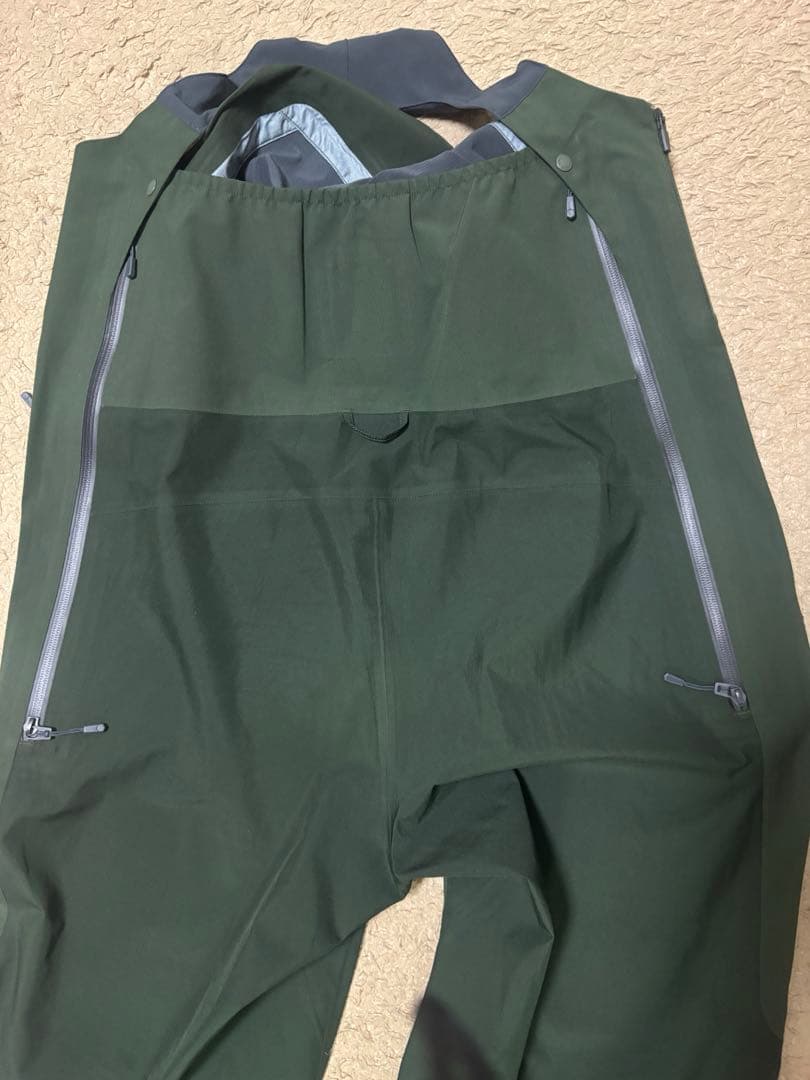 マウンテンハードウェア バウンダリーリッジ 3L ビブ