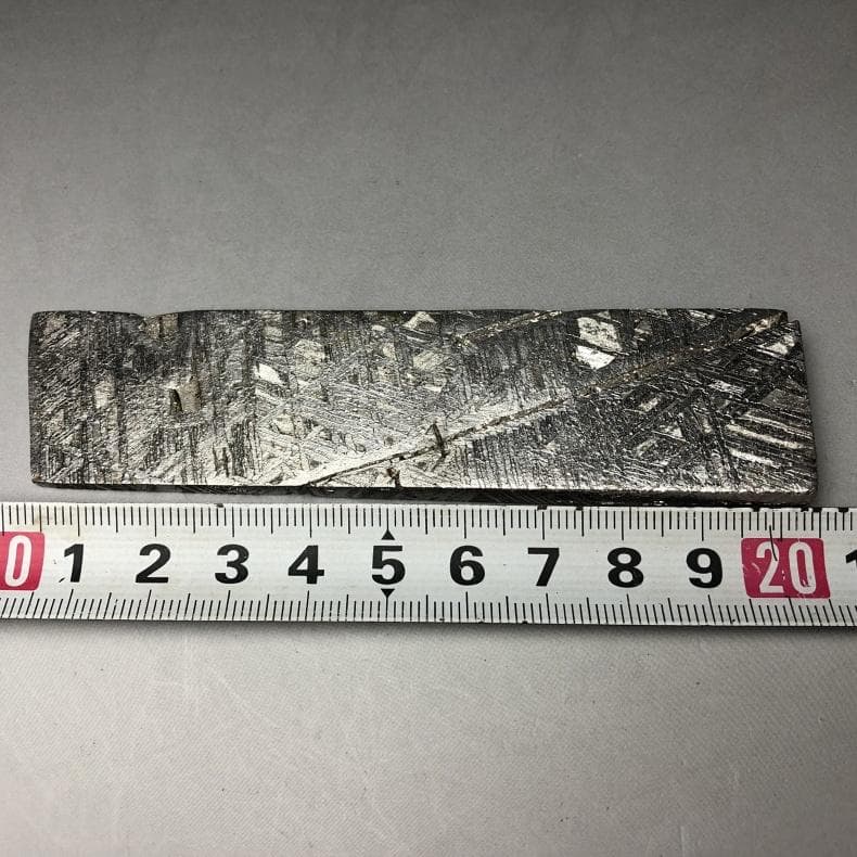 t*i様 隕石　 鉄隕石　アルタイ隕石　ナチュラル原石　重さ約96ｇ　立て付き