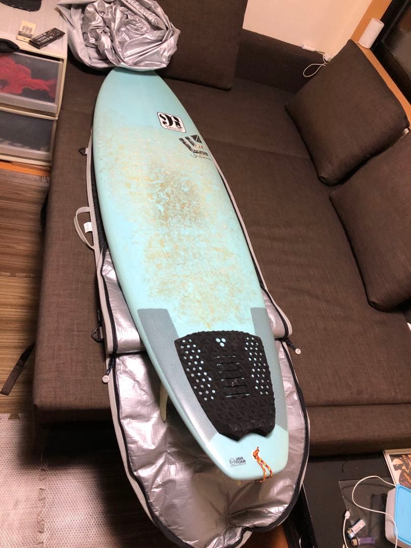 THRUSTER サーフボードケース 黒 銀 サーフボード ウエット他