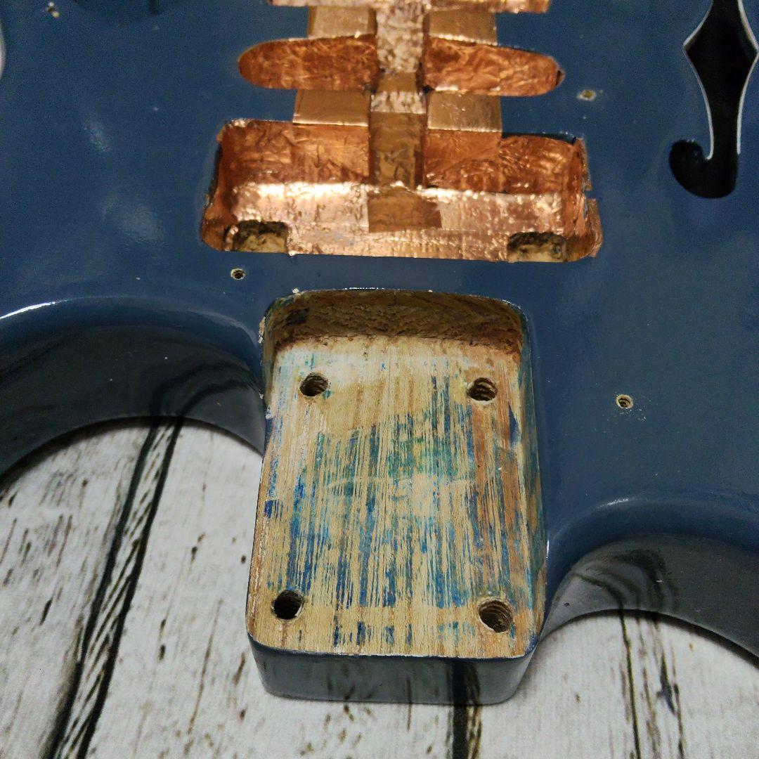 ストラトキャスタータイプ　ボディ　シンライン　セミアコ　エレキギター