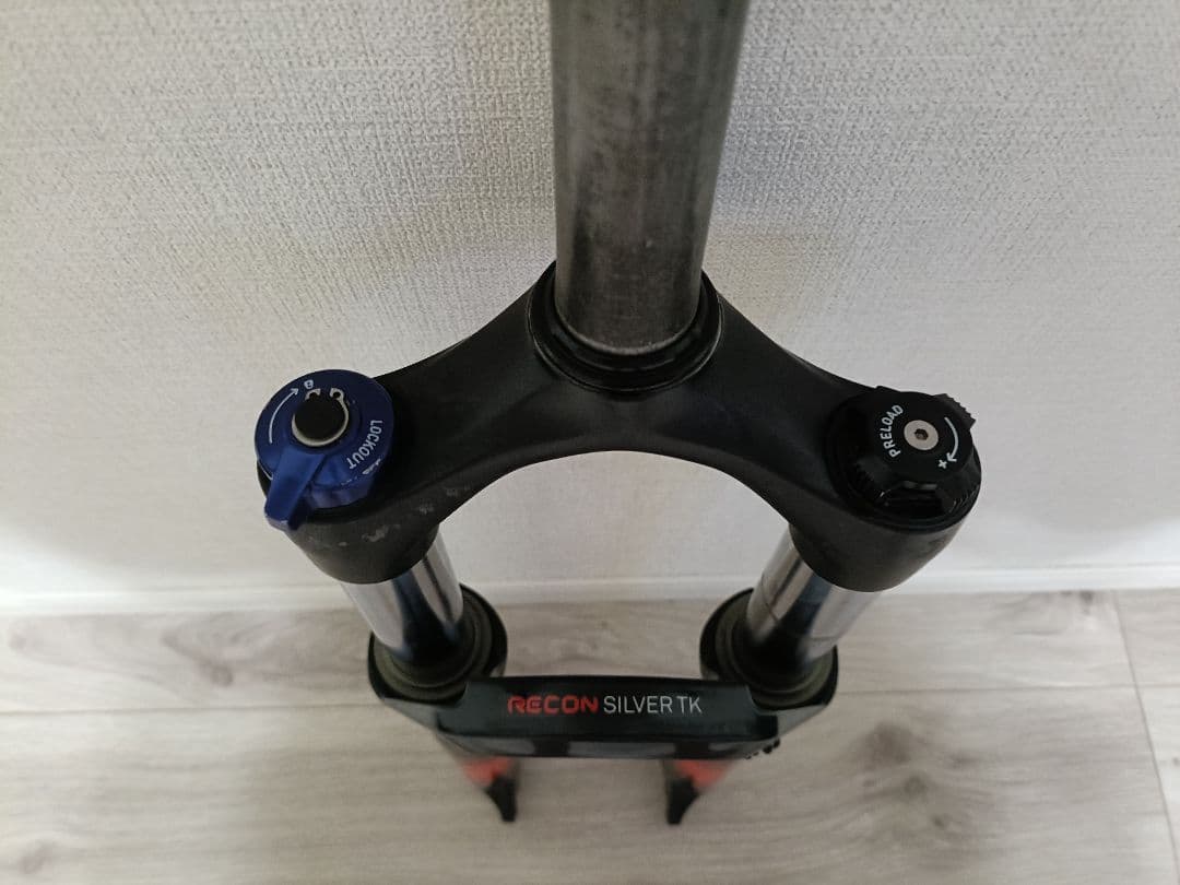 26インチ用　ROCKSHOX RECON SILVER TK 100mm