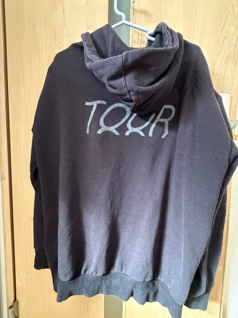 BTS LOVE YOURSELFとBTS MOS TOURのパーカー2枚セット