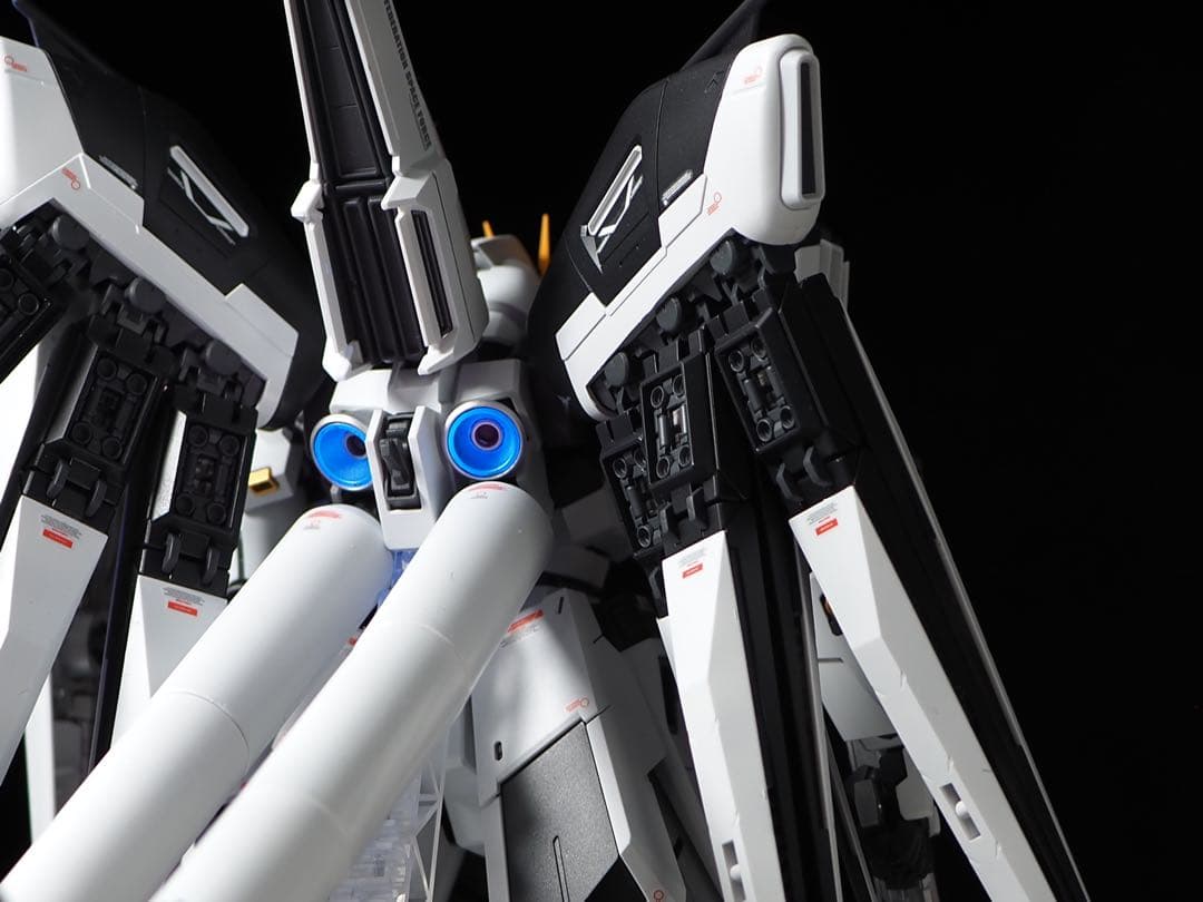 mg Hi-νガンダム　全塗装　完成品　筋彫り追加　νガンダムカラー