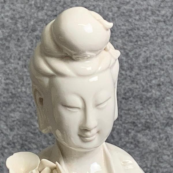 白磁蓮上観音立像箱付き [B29455]
