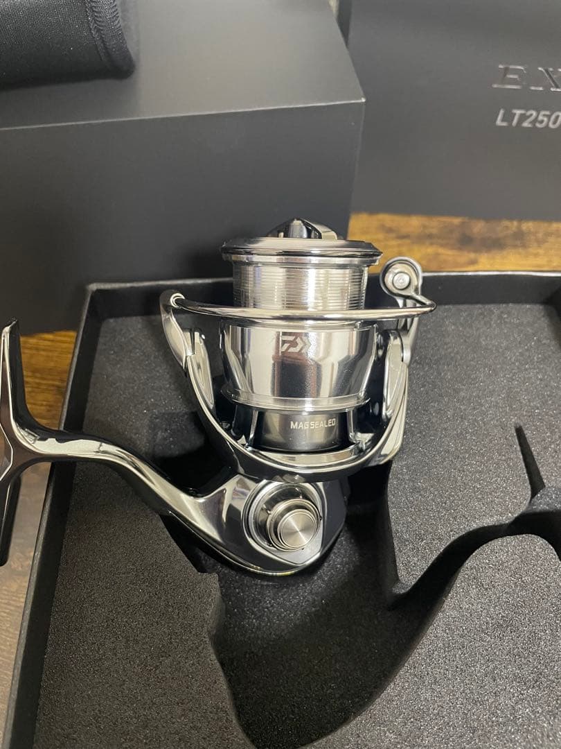 ダイワ 22 イグジスト　LT2500S-XH