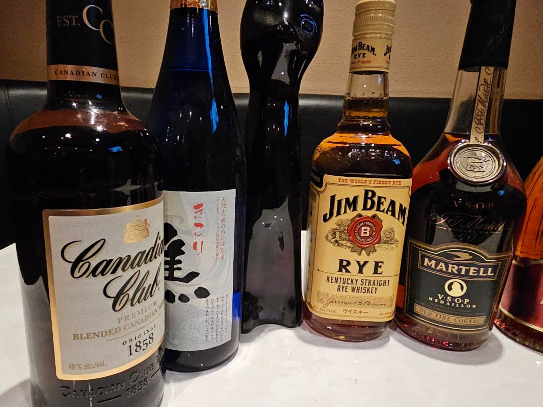 ジムビーム マーテル　ハーパー　ジャックダニエル等８本セット　お得