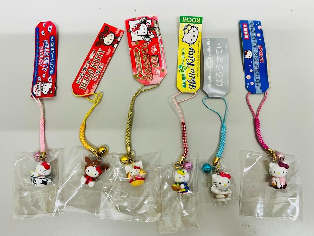 ◆サンリオ HELLO KITTY ご当地 ストラップ 23個セット 08271