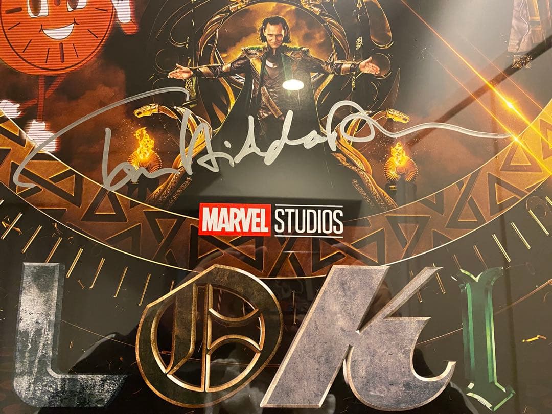 marvel Loki/ロキ　サイン入りポスター(額縁なし)
