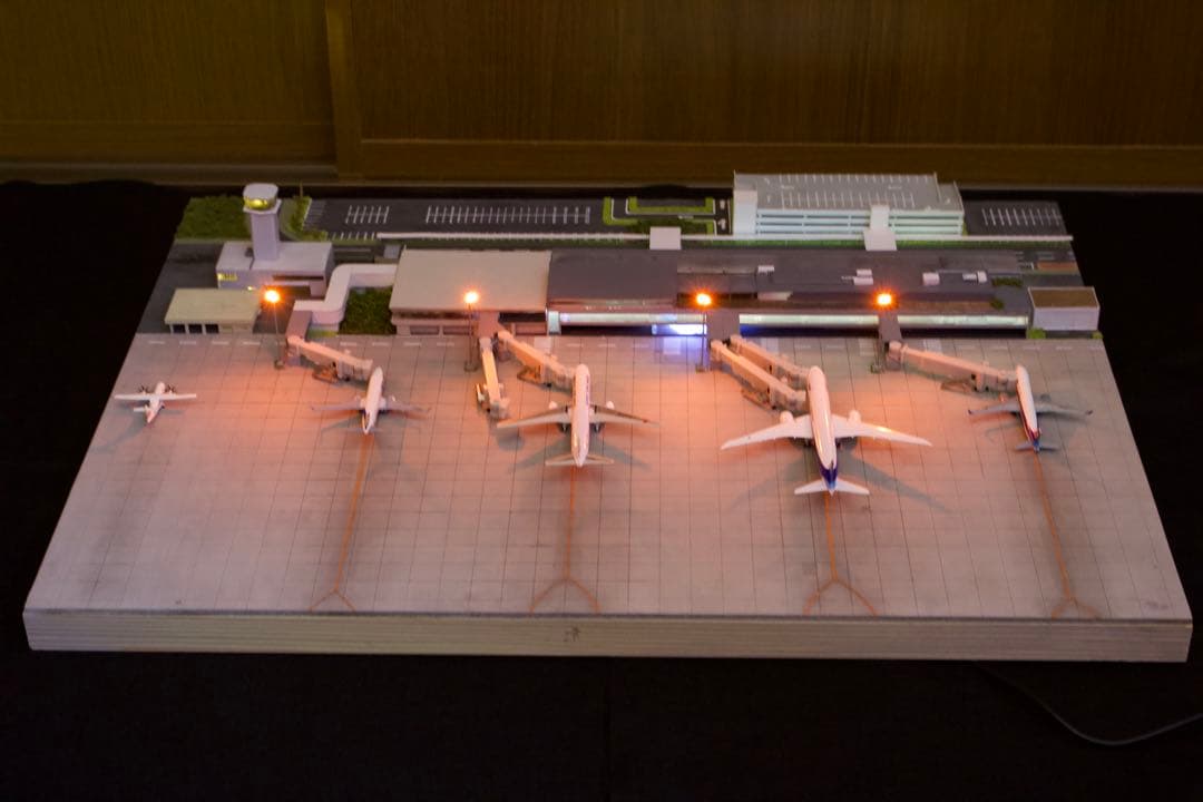 1/500 空港ジオラマ 最大5機駐機可能 フル電飾 フルスクラッチ 引取歓迎