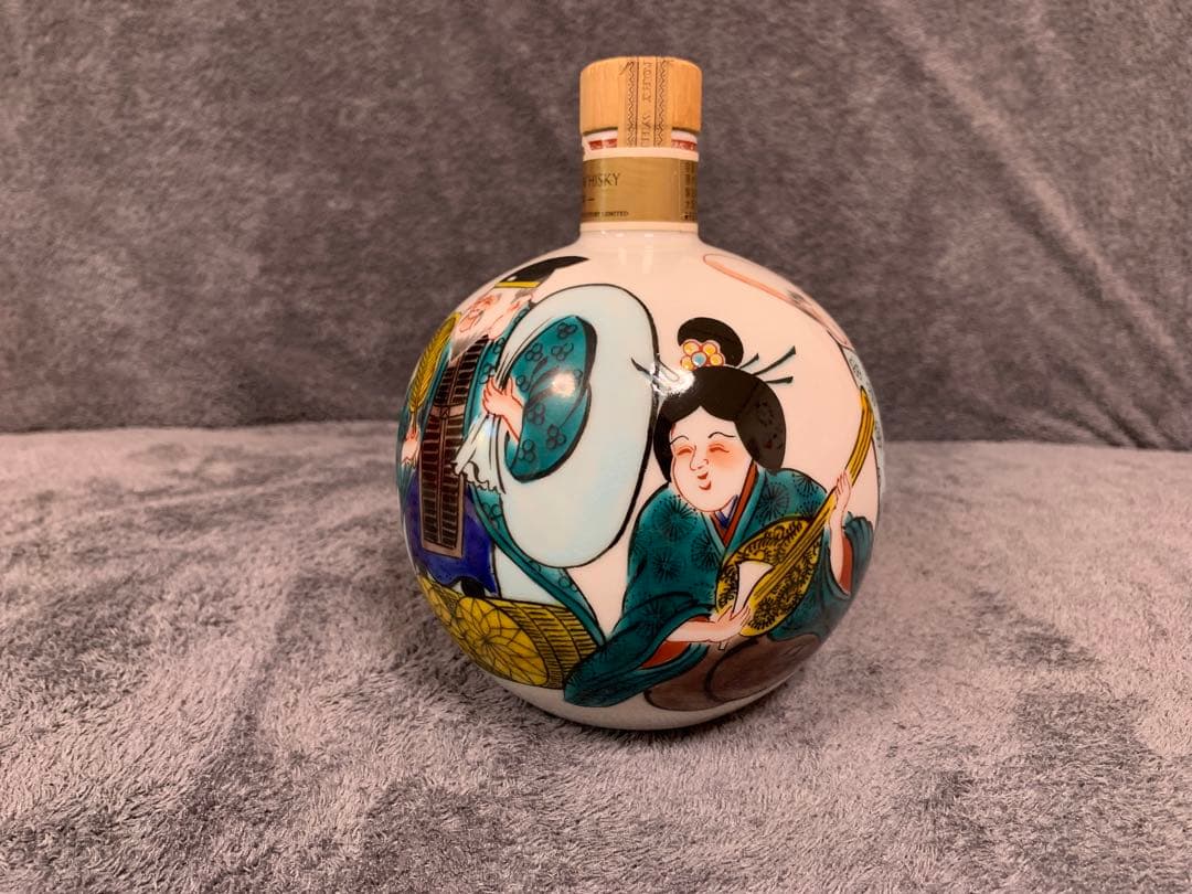 ☺︎ サントリー 九谷焼　七福神文瓶 ︎ 竹凰七福神文瓶 700ml 未開封品