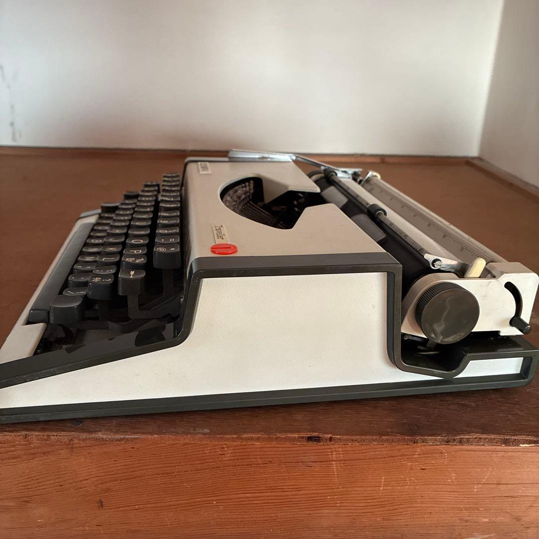 オリンピア　タイプライター トラベラー　Olympia Traveller☆