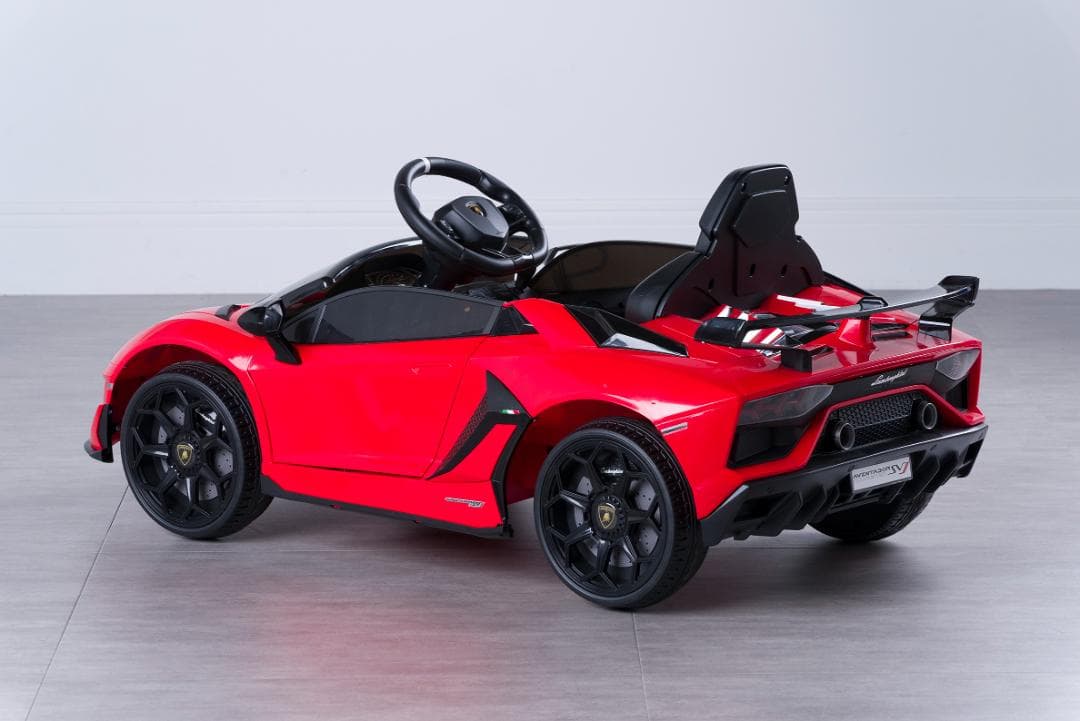ラスト1台　傑作スーパーカー「アヴェンタドールSVJ」が遂に電動乗用カーに！