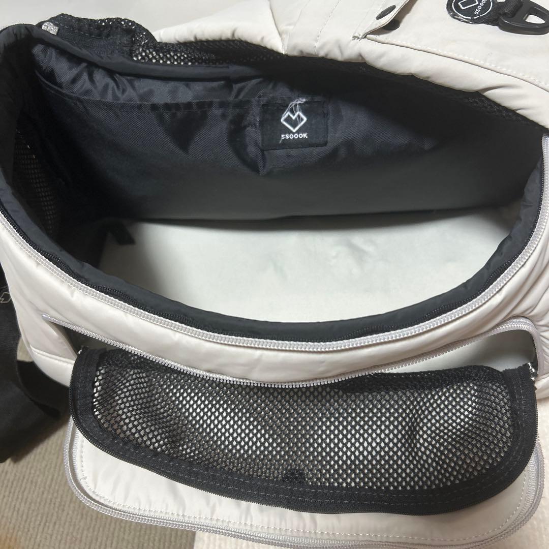 【SSOOOK】SLINGBAG ベージュ Sサイズ(右)