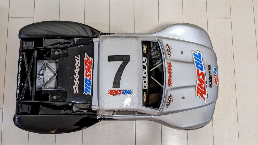 トラクサス スラッシュ Traxxas Slash 4✕4 1/10 ボディ