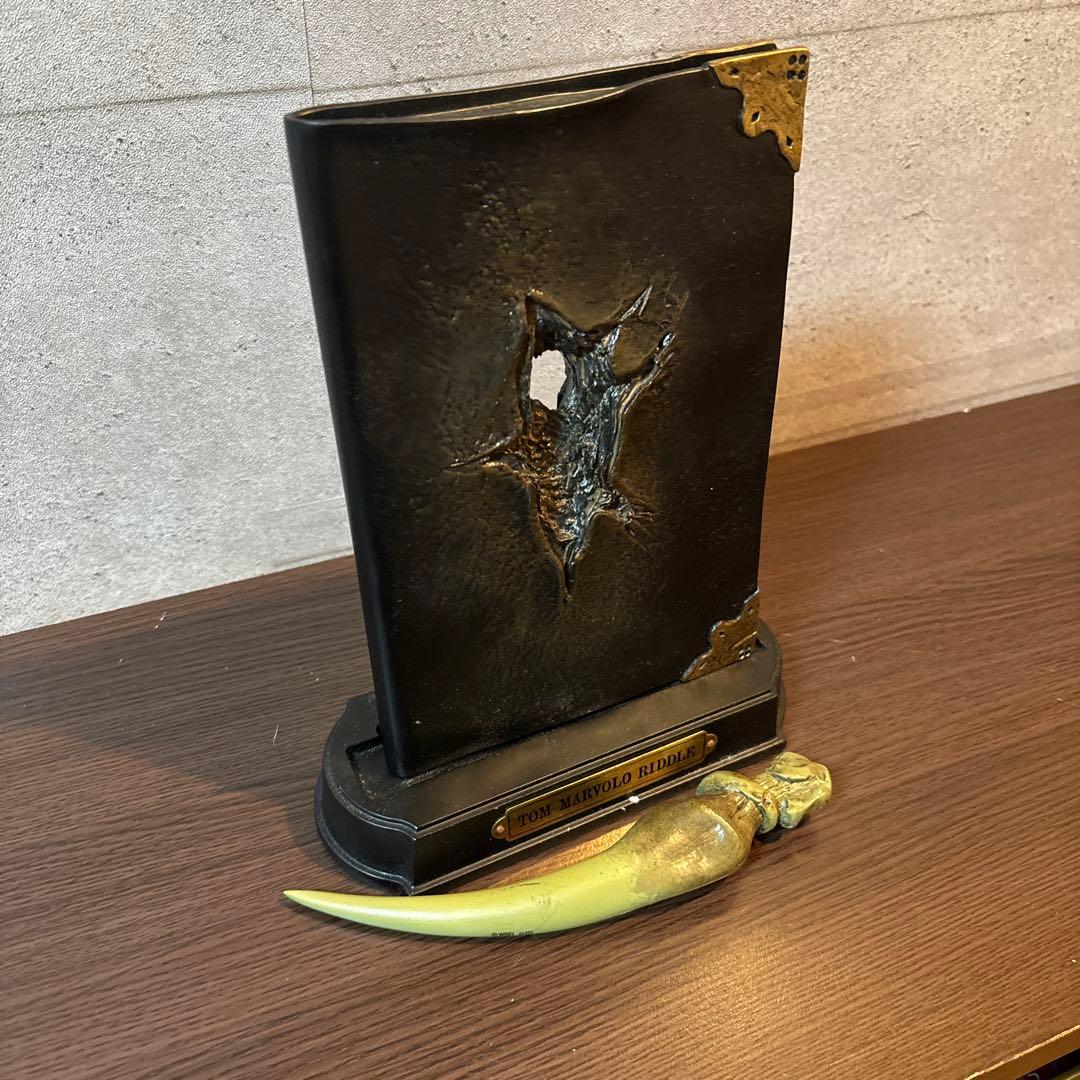 ハリーポッター トム・リドルの日記 スタンド付 公式