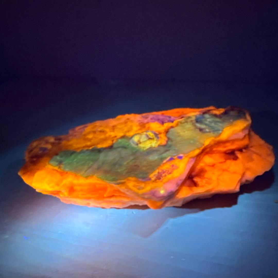 北海道石　然別オパール　蛍光オパール903ｇ